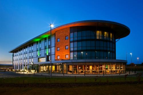 Amesbury Hotel | Discover Holiday Inn Salisbury - Stonehenge, a Top-Rated Stay