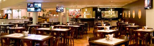 Zona Norte Hotel | Discover Holiday Inn Parque Anhembi: 4-Star Family Retreat