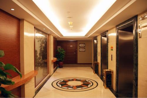 Nanshan Hotel | Relax at Holiday Inn Shenzhen Donghua with Oceanfront Views