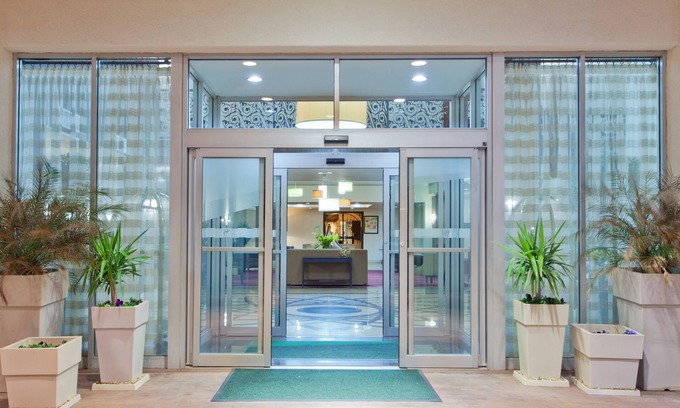 Shreveport Commercial Historic District Hotel | Discover Holiday Inn Shreveport Downtown with Pool & Spa