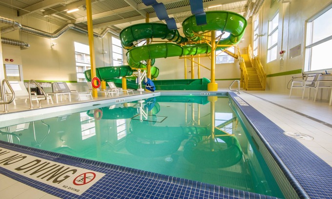 Terra Nova Hotel | Discover Holiday Inn St. John's: Pool, Dining & Comfort