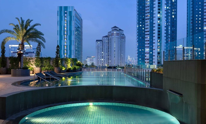 Chinatown Hotel | Discover Holiday Inn & Suites Jakarta Gajah Mada: 4-Star Comfort