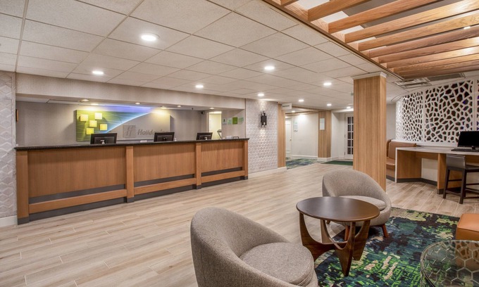 Parsippany Hotel | Inviting Holiday Inn & Suites Parsippany Fairfield Experience