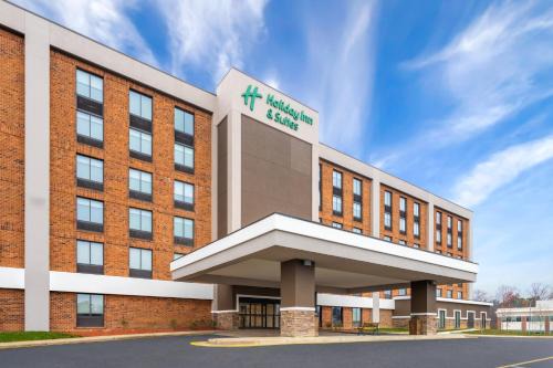 Henrico Hotel | Discover Holiday Inn & Suites Richmond West End - Family Friendly
