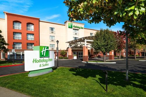 Shoreview Hotel | Comfortable Stay at Holiday Inn & Suites San Mateo - SFO