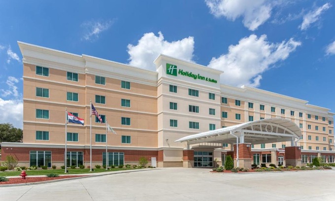 Jefferson City Hotel | Experience Comfort at Holiday Inn & Suites - Jefferson City