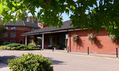 Telford Hotel | Relax at Holiday Inn Telford Ironbridge with Pool & Spa