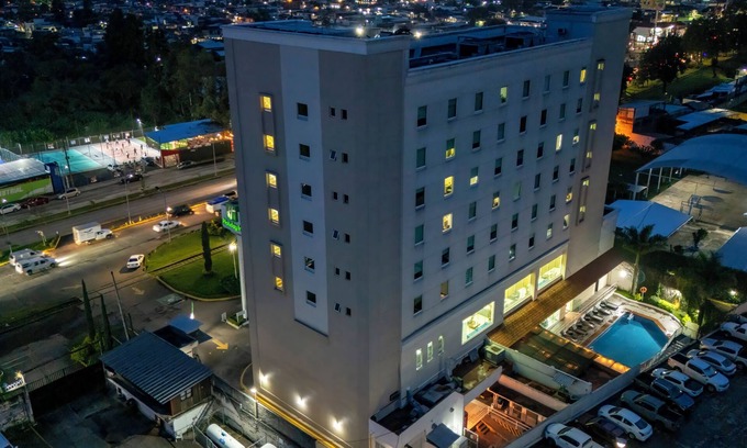 Uruapan Hotel | Discover Holiday Inn Uruapan: Family-Friendly & Relaxing Stay