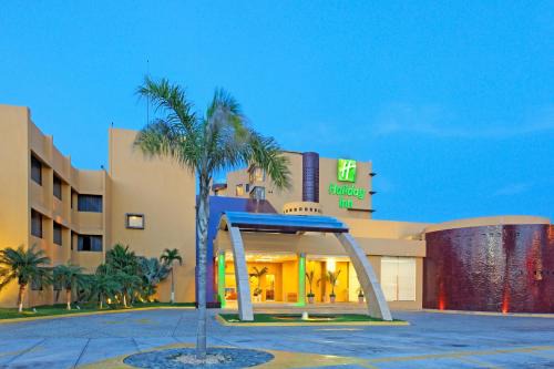 Boca del Rio Resort | Relax at Holiday Inn Veracruz-Boca Del Rio with Ocean Views