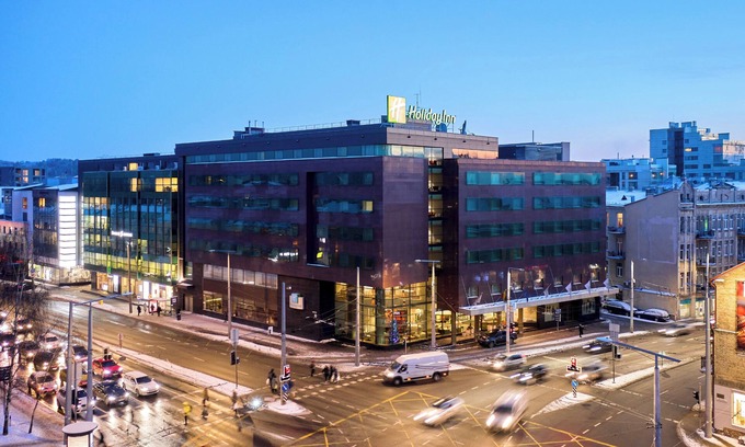 Business District Hotel | Discover Holiday Inn Vilnius: A 4-Star Family Retreat