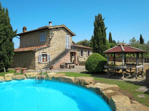 Oliveto House | Pet-Friendly Holiday Home Casa Clotilde with Pool & Kids' Fun