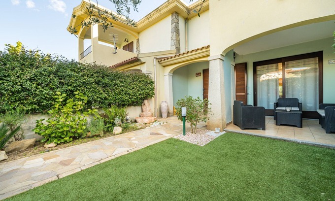 Castiadas House | Mountain View Holiday Home 'Casa Roberta' with Wi-Fi