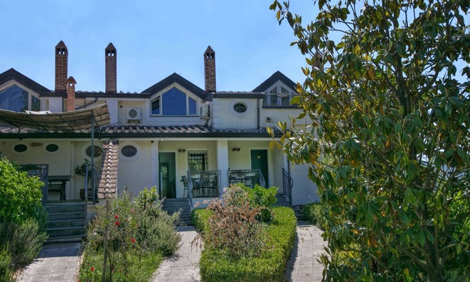 San Cipriano Picentino House | Oceanfront Bliss at Belvilla by OYO Mandarino