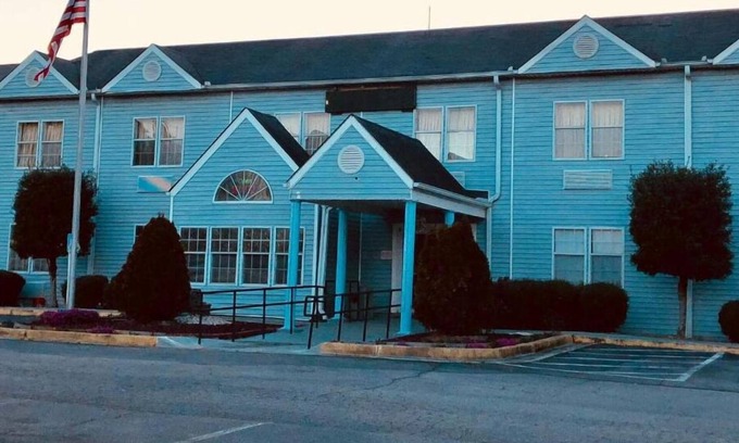Greensboro Hotel | Budget-Friendly Holiday Lodge with Family Amenities
