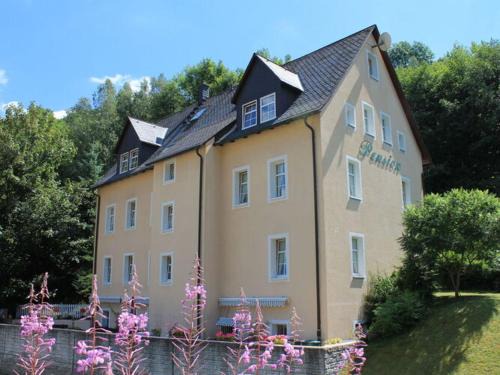 Frohnau Apartment | Family-Friendly Retreat at Holiday Maisonette Apartment Keilberg