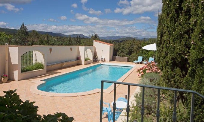 Prades-sur-Vernazobre Villa | Idyllic Retreat with Heated Pool & Ocean Views Await You