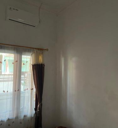 Sidoarjo House | Family-Friendly Holiday Park with Pet Hospitality Awaits