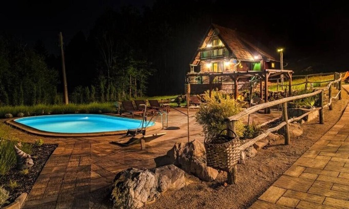 Vranovaca House | Holiday Park Plitvice Paradise /Bungalov Matej sa zajedničkim bazenom i jacuzzijem