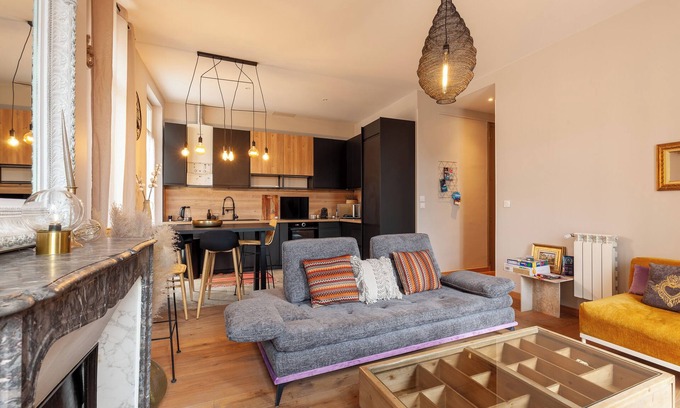 Le Chapitre Apartment | Family-Friendly Flat with Balcony, Wi-Fi & Ocean Views
