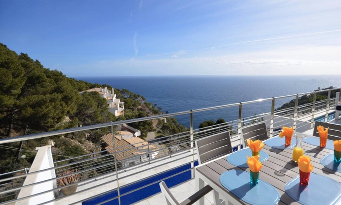 Aiguablava House | Inviting Holiday Rental with Private Pool in Begur, Sa Tuna