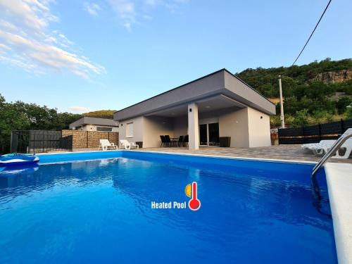 Mostar Villa | Exceptional Holiday Resort Bevel - Oceanfront Paradise