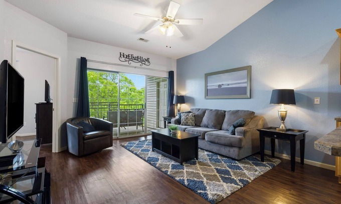 Branson Condo | Holiday Ridge Retreat Duo | Holiday Hills Branson | Golf Resort | Outdoor Pools