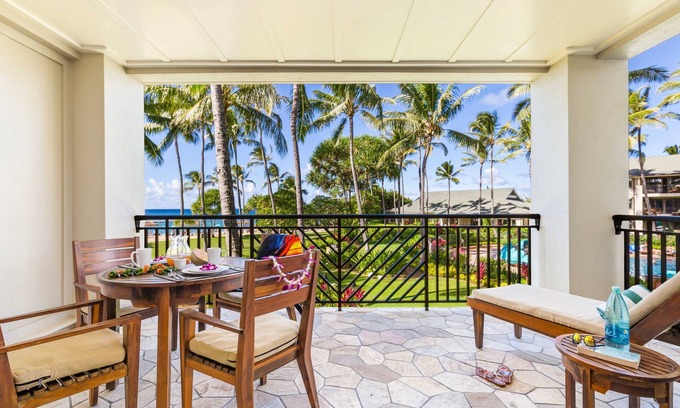 Kahuku Condo | Turtle Bay Villas: Beachfront Retreat with Pool & Spa