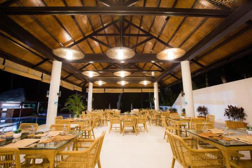 San Vicente Hotel | Relax at Holiday Suites Port Barton with Ocean View Amenities
