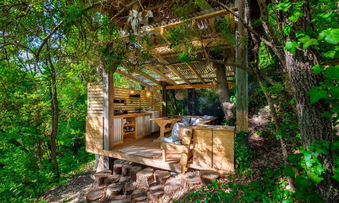 Saint-Paul-de-Vence Apartment | Experience Holiday Treehouse "Shere Khan" with Private Terraces