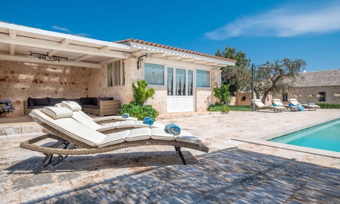 Castellana Grotte Villa | Relaxing Villa Rental in Puglia with Pool & WiFi Access