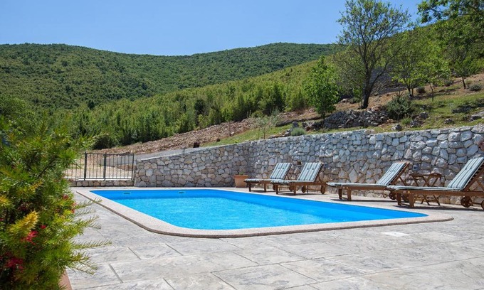 Primorski Dolac Villa | Oceanfront Escape at Holiday Villa Anna - 4 Star Retreat
