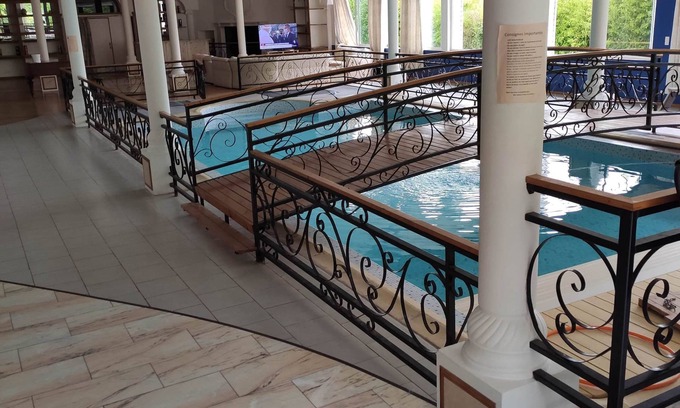 Villers-Outreaux House | Relaxing Villa with Heated Pool & Tennis Court Retreat