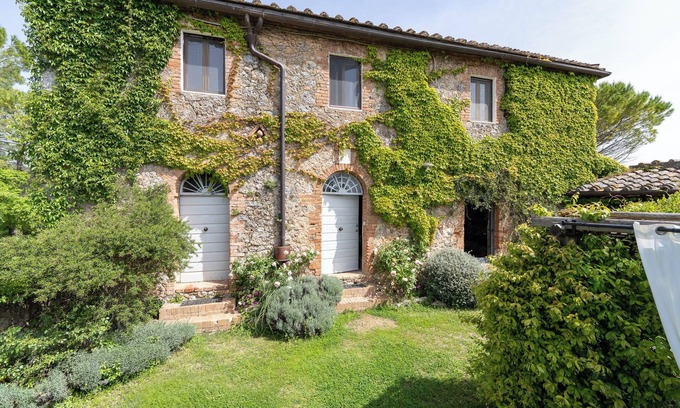 Simignano Villa | Unforgettable Stay at La Palazzina with Heated Jacuzzi & Views