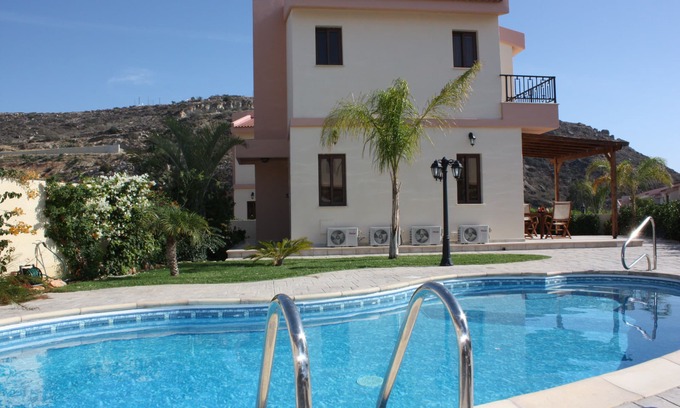 Pissouri Villa | Relaxing Holiday Villa with Private Pool and Ocean Views