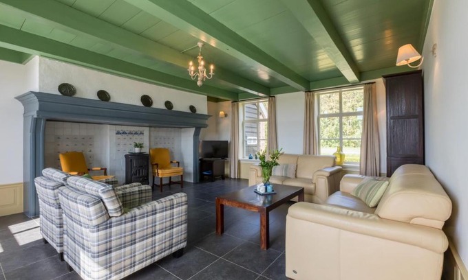 Municipality of Veere Apartment | Family-Friendly Retreat at Holidayhome Oostkapelle