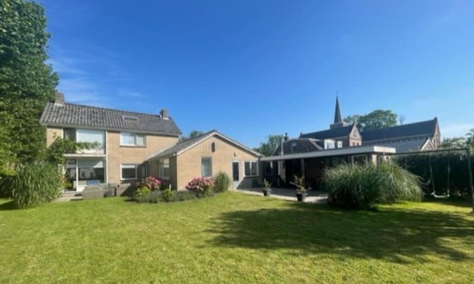 Heerhugowaard Villa | Family-Friendly HolidayHome Zonnestraal 9p near Amsterdam Beach