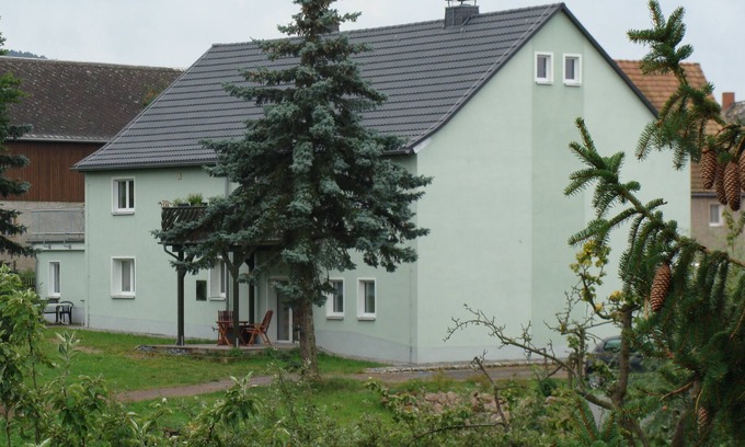 Cunnersdorf Apartment | Holidays in the country right next to the watch town Glashütte