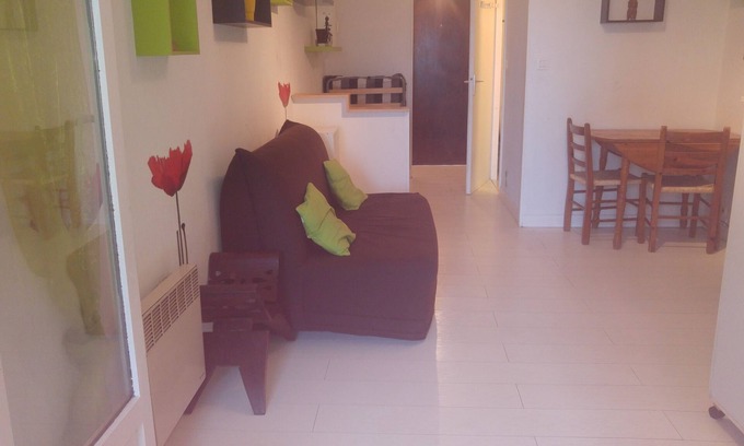 Palavas-les-Flots Apartment | Cozy Studio Near Carnon Beach - Perfect Getaway