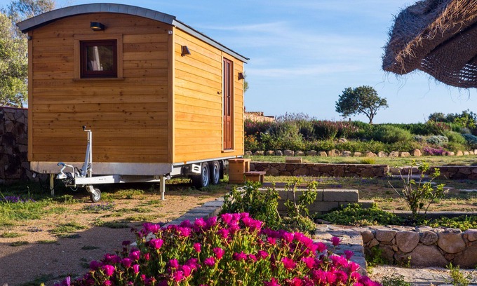 Teulada House | Idyllic Holidays Zirkuswagen: Oceanfront Retreat Near Beach