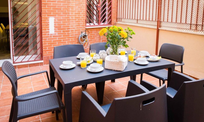 La Victoria Apartment | Victoria 32 in Malaga: High-Speed WIFI & Family-Friendly Amenities