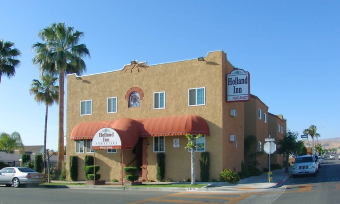 Taft Hotel | Guest Rated Holland Inn and Suites with Kitchen & Breakfast