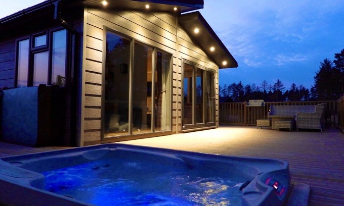Acomb Cabin | Experience Hollicarrs - Dragonfly Lodge with Spa & Breakfast