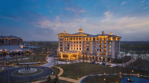 Langfang Hotel | Discover Hollick Hotel Wen'An, Tapestry Collection by Hilton