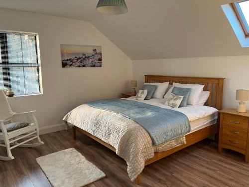 Lecemy Apartment | Discover Hollies Hideaway: Guest Rated 9.8, Family Friendly
