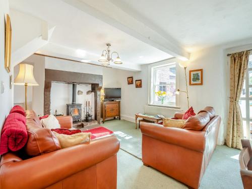 Carlisle House | Experience Comfort at Hollow Creek Cottage - 4 Star Rated