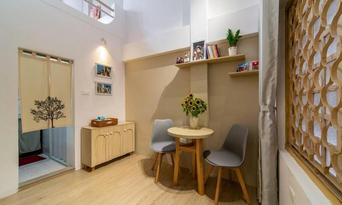 Hang Bo Apartment | Holly HideAway: Cozy Nest with Balcony in City Center