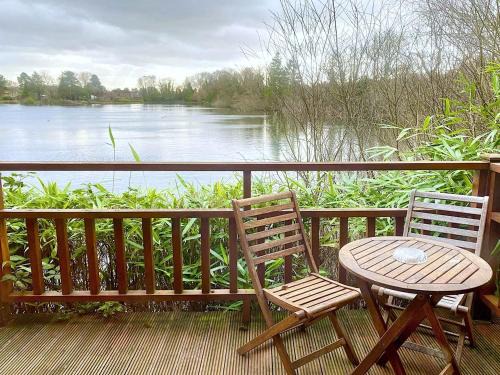 York House | Holly Lodge 14 with Hot Tub: Pet and Child Friendly Stay