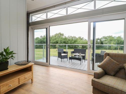 Newark House | Discover Holly Lodge: Family-Friendly 4-Star Retreat