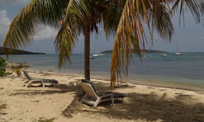 Slob House | Rated 10/10: Holly's Beach Folly - Waterfront Villa & Pool