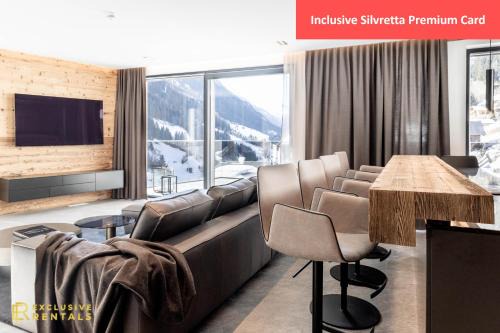 Kappl Apartment | Elegant Hollywood Dream Penthouse with Private Sauna